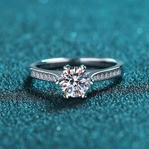 ***S925 Sterling Silver Moissanite Starlight Queen Ring